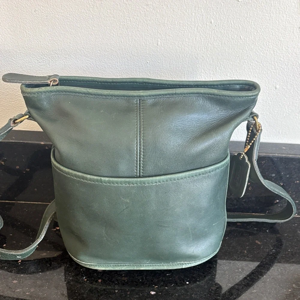 Vintage 90's Coach Cowhide Leather Crossbody Bag. Made is Usa. - Picture 1 of 12